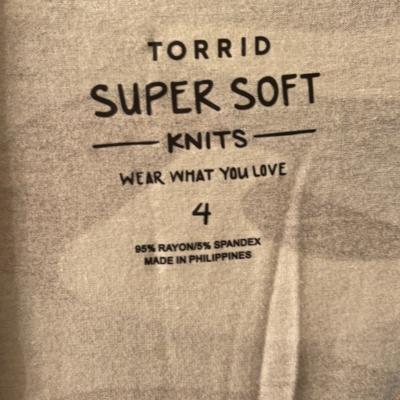 NWT Torrid top - Picture 2 of 4
